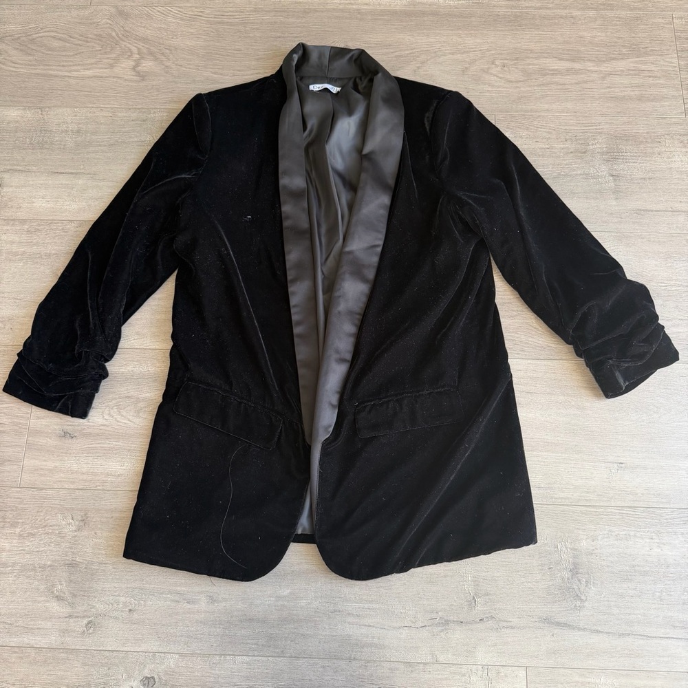 EUC Dex Velour (looks like velvet) black blazer - size medium